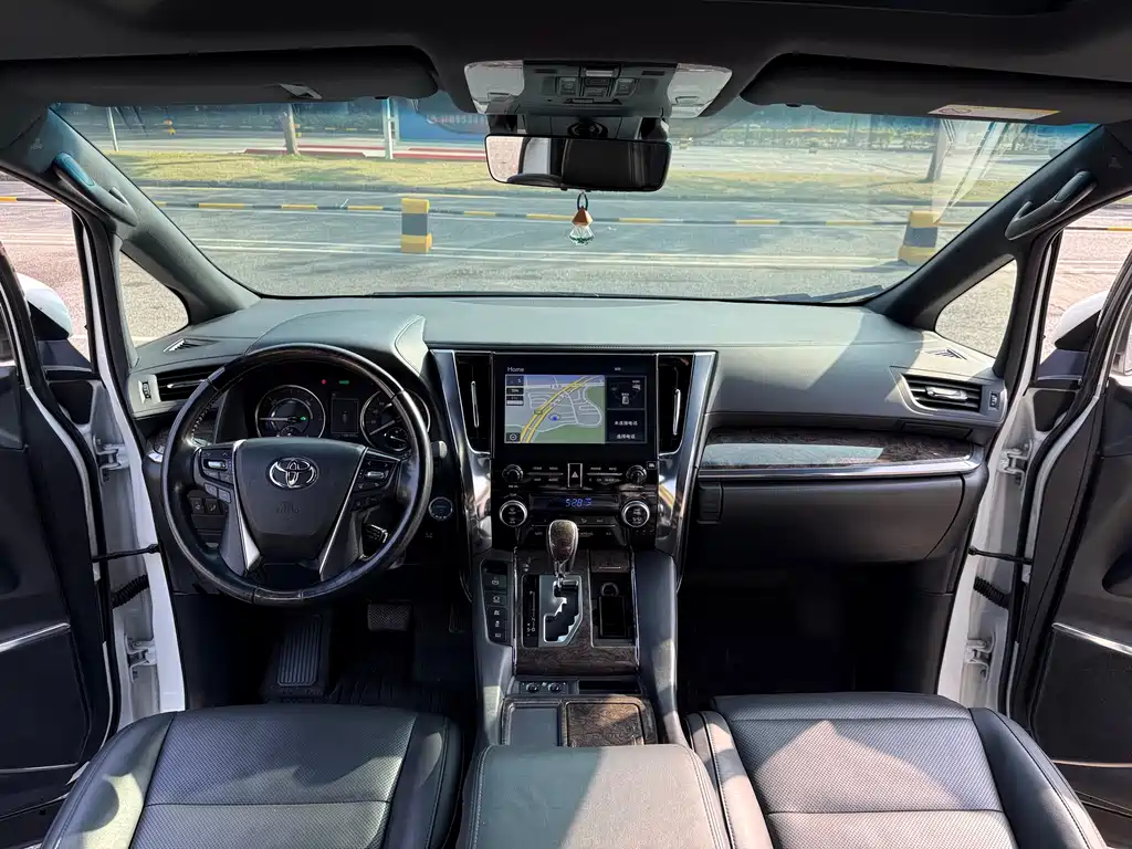 Toyota Alphard 2021 2.5L Luxury