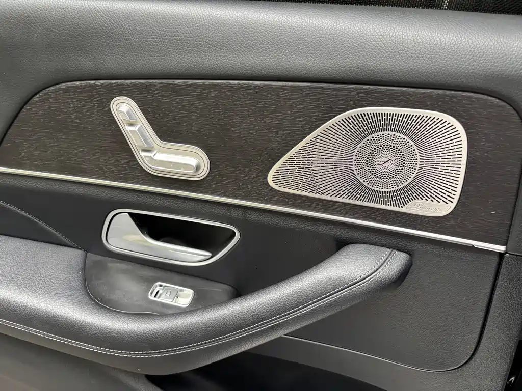 Mercedes-Benz GLS — миниатюра 13