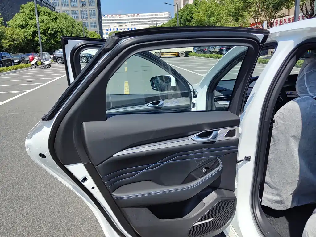 GEELY AUTOMOBILE XINGRUI