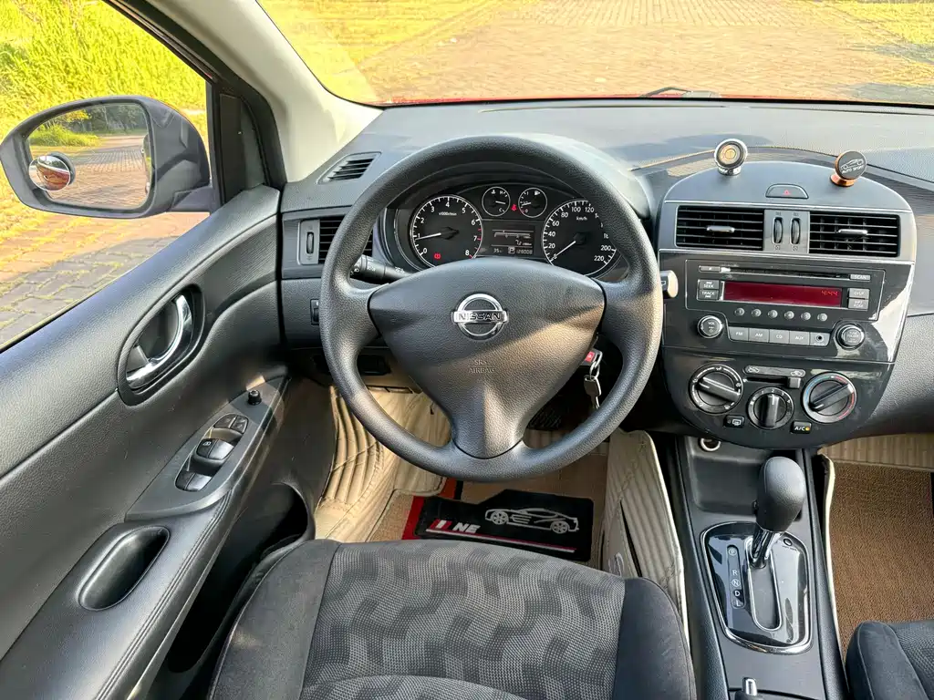Nissan Tiida — миниатюра 5