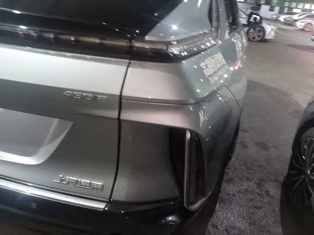 Cadillac Lyriq — миниатюра 8