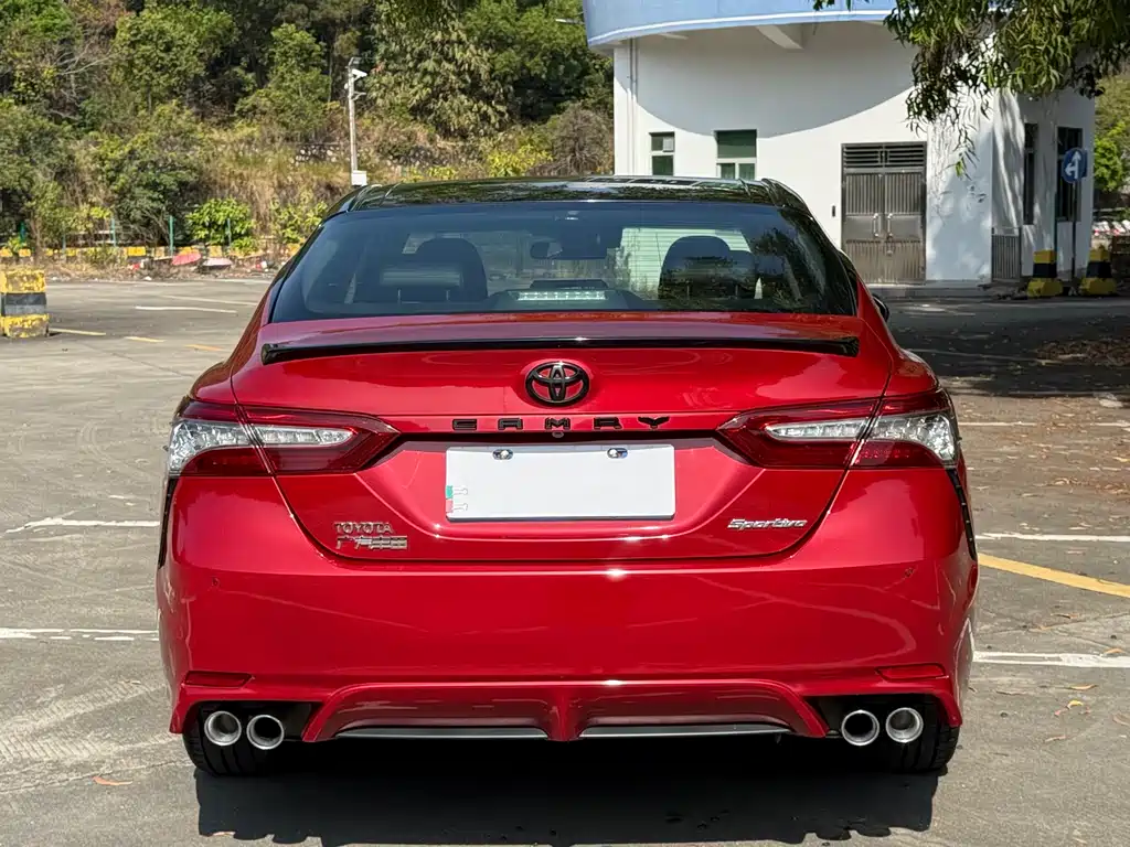 TOYOTA CAMRY