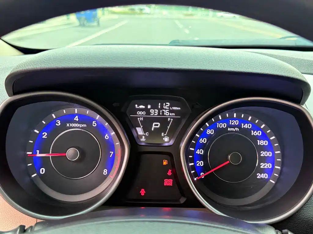 Hyundai Elantra Langdong — миниатюра 13