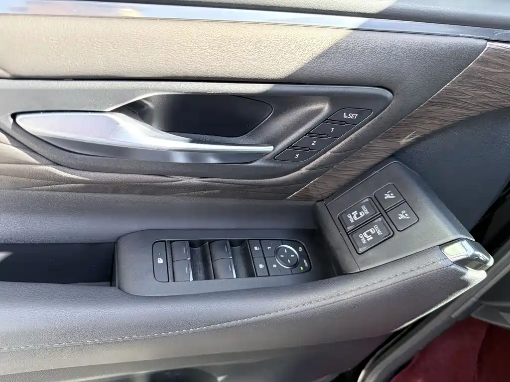 Toyota Vellfire Crown Hybrid 2.5L Supreme Edition, фото 8