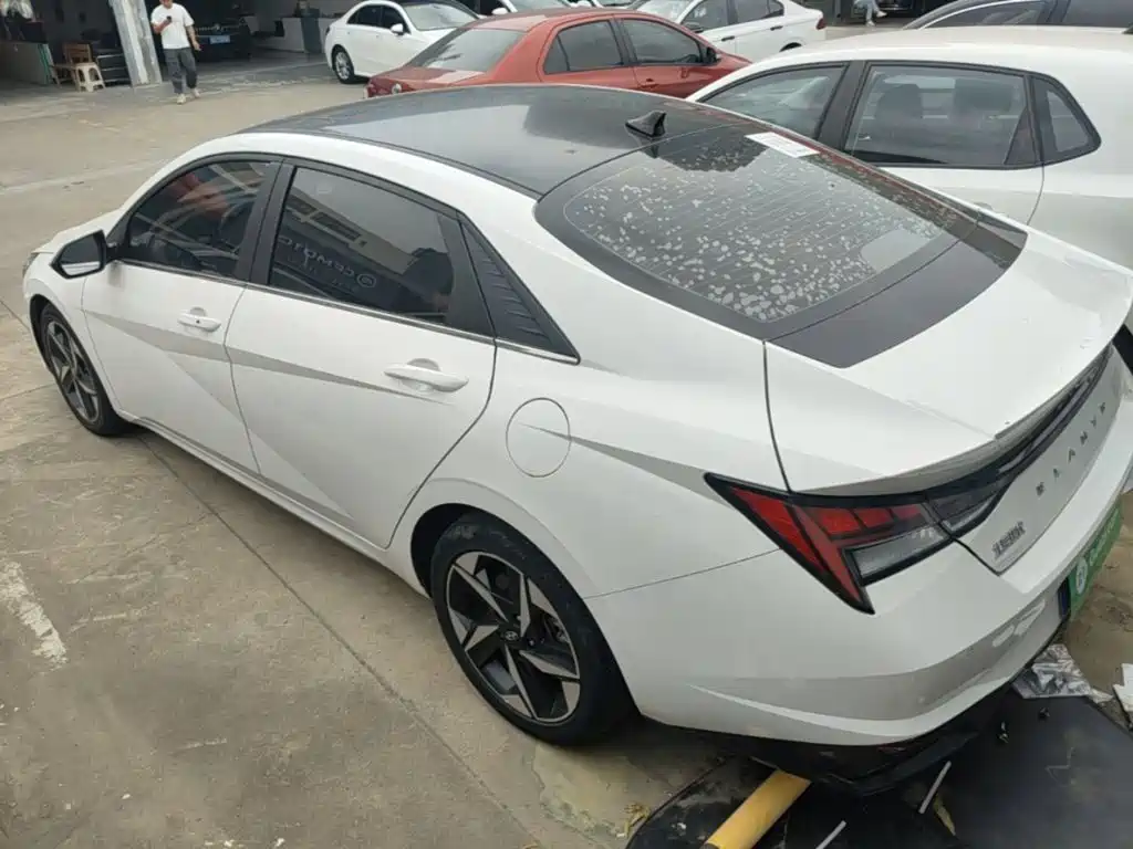 Hyundai Elantra — миниатюра 5