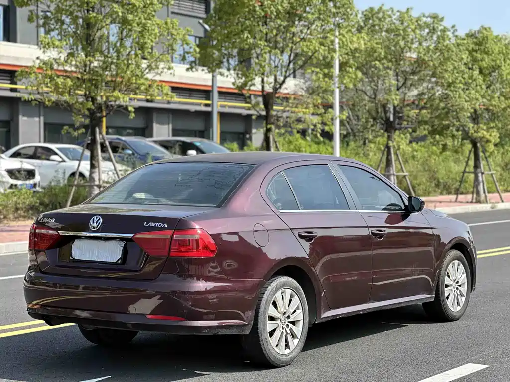 Volkswagen Lavida — миниатюра 7