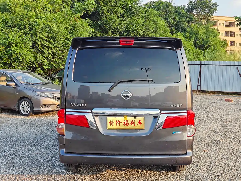 Nissan NV200 — миниатюра 5