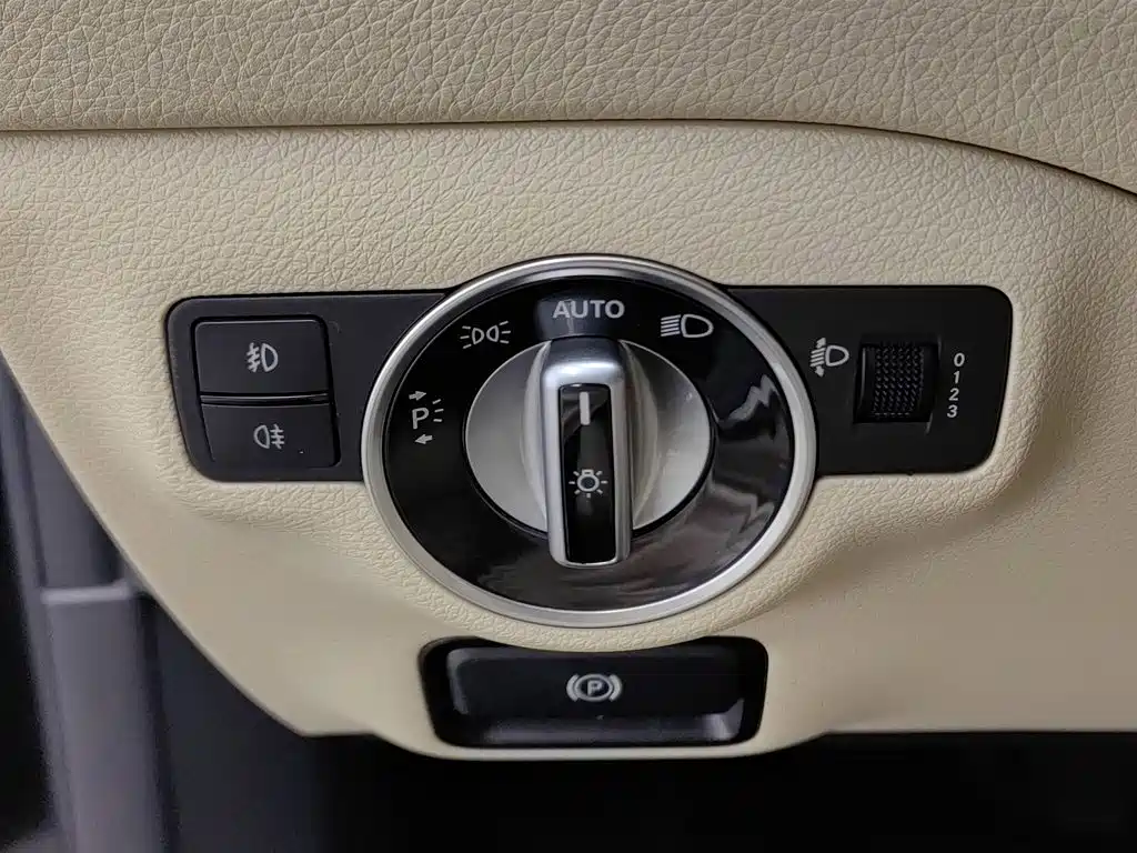 Mercedes-Benz GLA — миниатюра 21