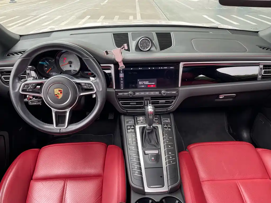 Porsche Macan — миниатюра 22