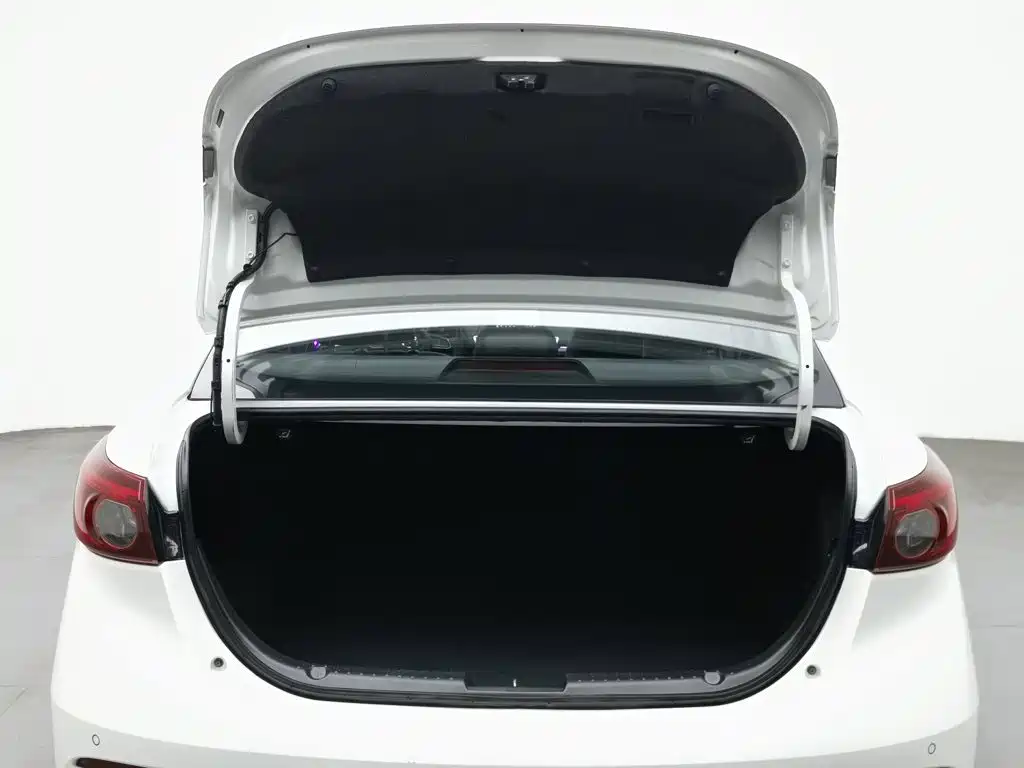 Mazda 3 Axela — миниатюра 16