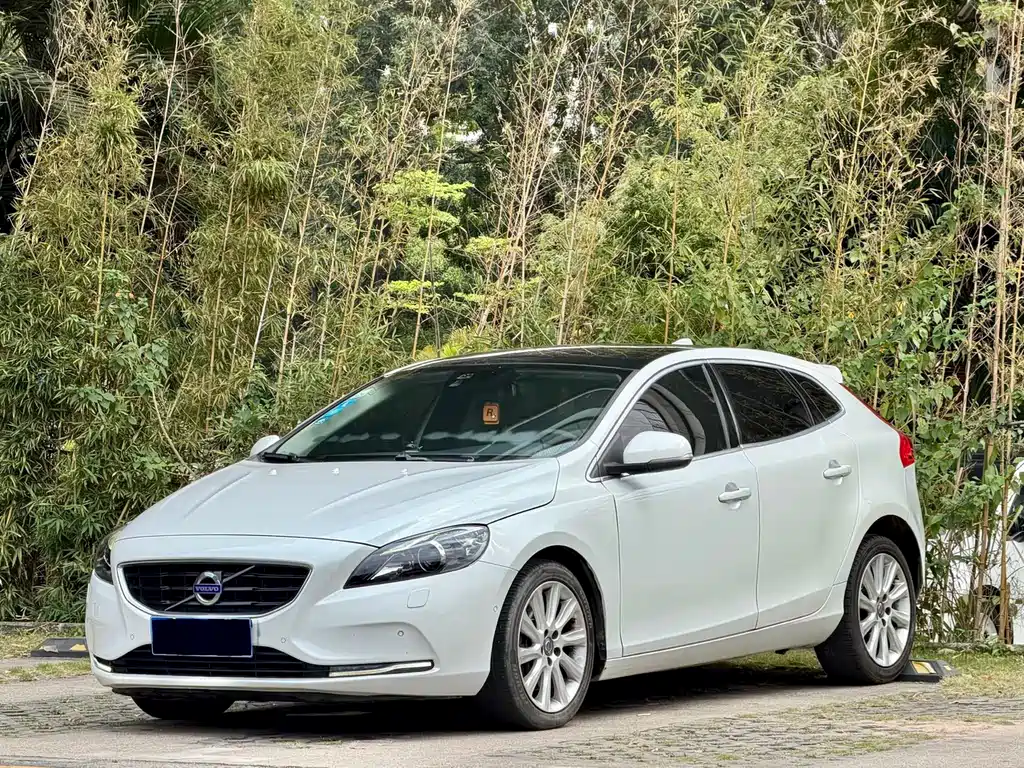 Volvo V40 2016