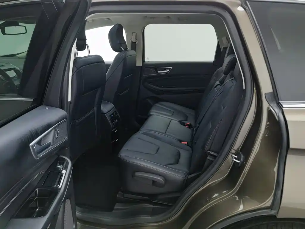 Ford Edge — миниатюра 15