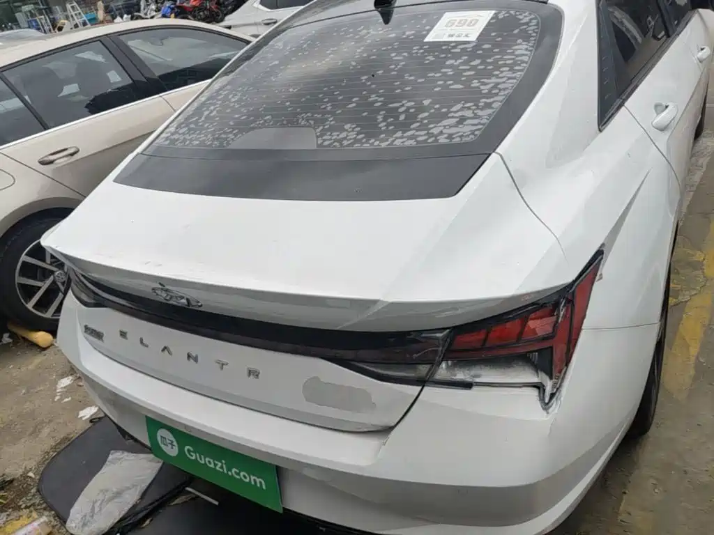 Hyundai Elantra — миниатюра 6