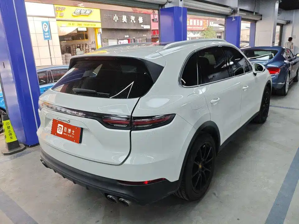 Porsche Cayenne — миниатюра 3