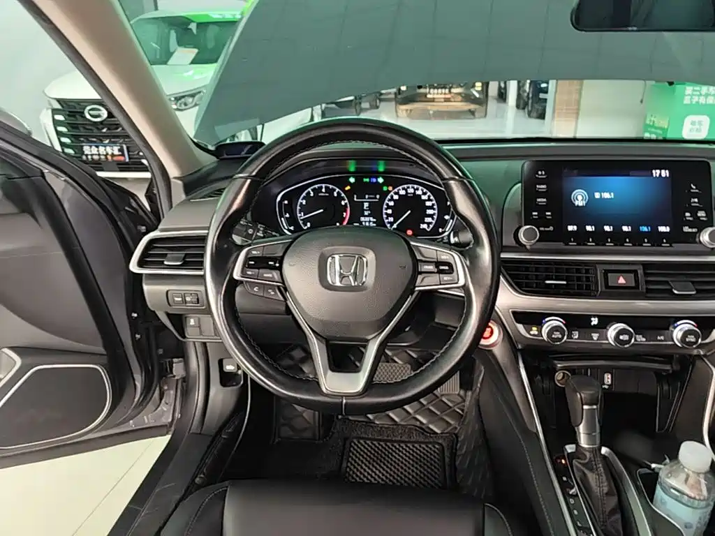 Honda Accord — миниатюра 11