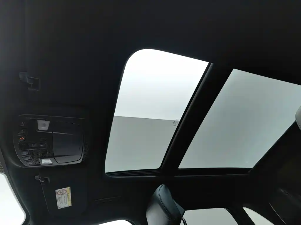Lincoln MKC — миниатюра 14