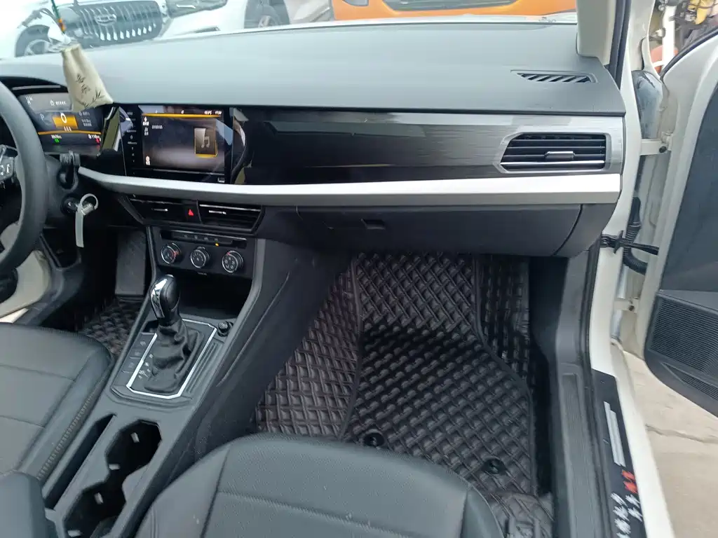 Volkswagen Lavida — миниатюра 11