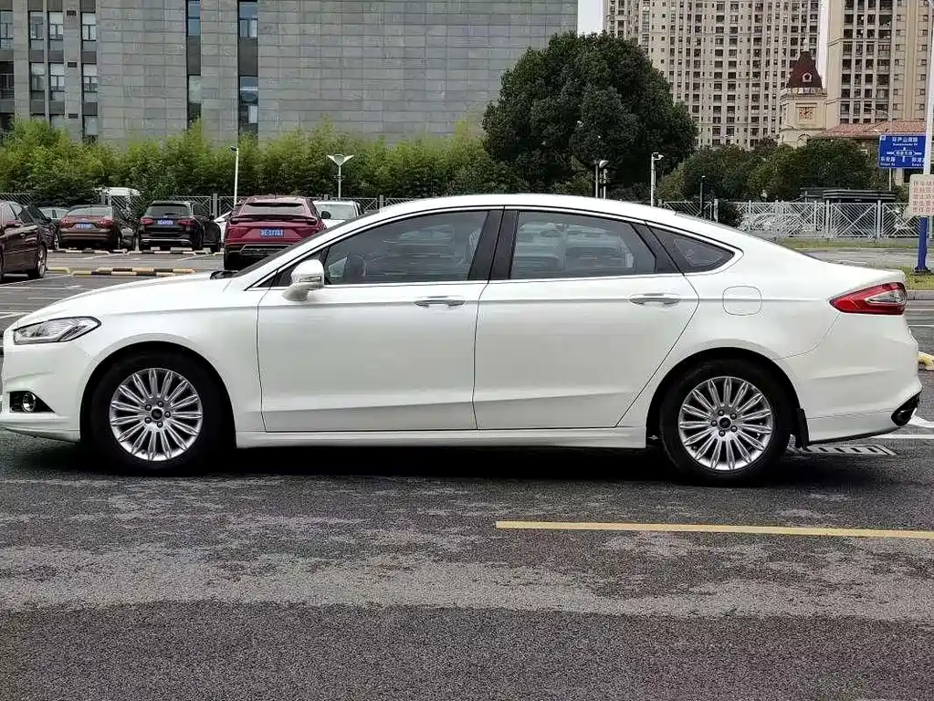 Ford Mondeo — миниатюра 6