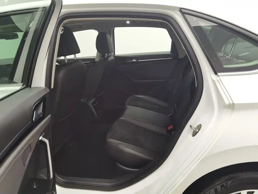 Volkswagen Sagitar — миниатюра 15