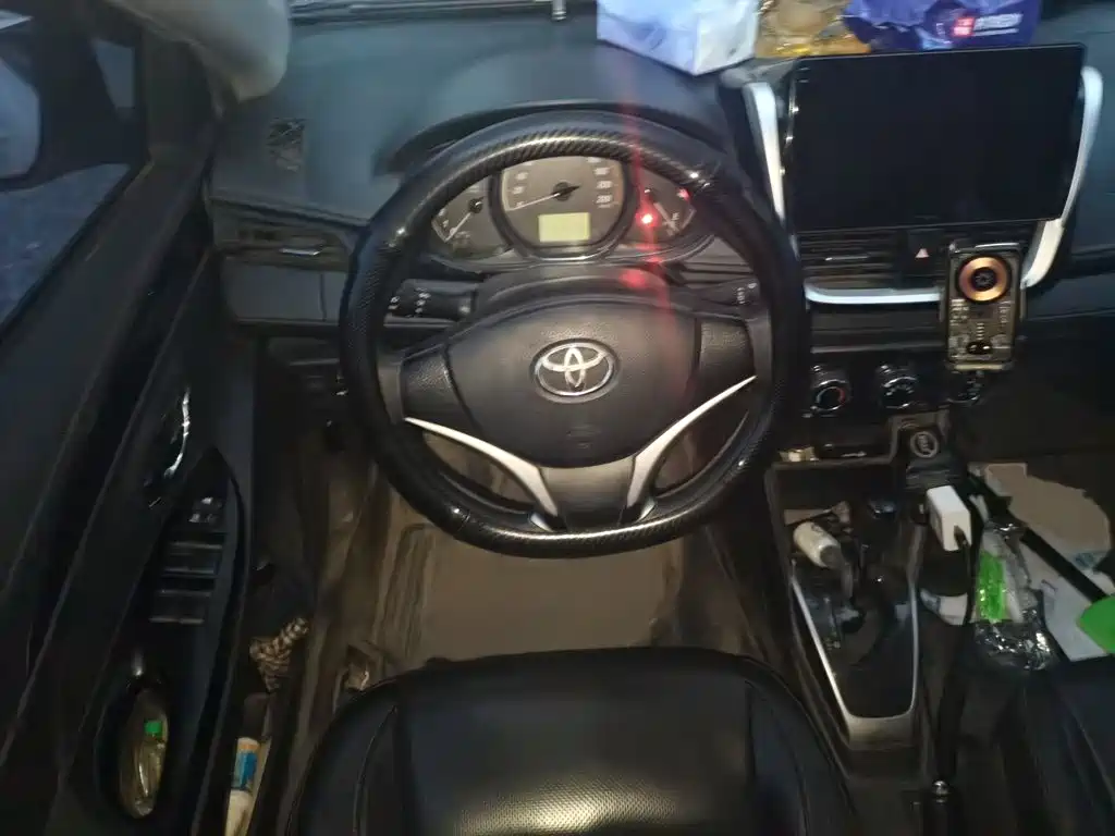 Toyota Yaris L — миниатюра 3