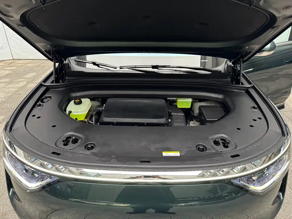 AITO ASK THE WORLD M8