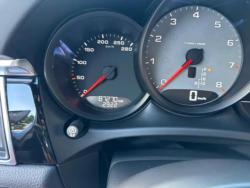 Porsche Macan — миниатюра 10