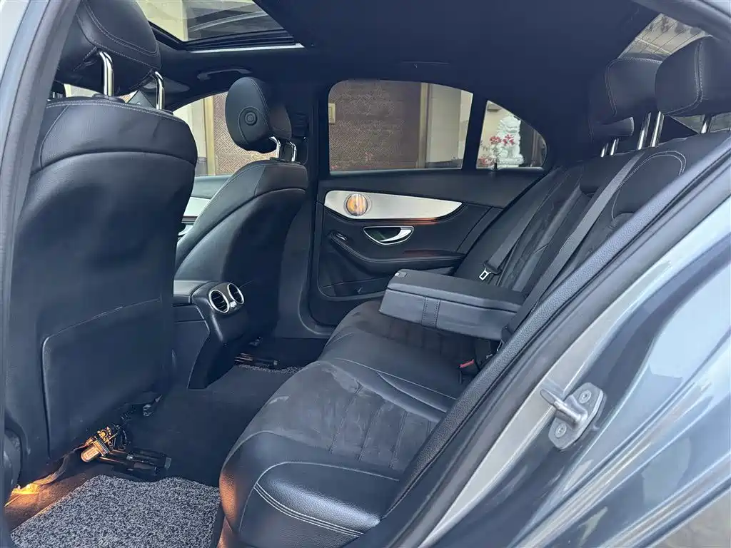 Mercedes-Benz C-Class — миниатюра 5