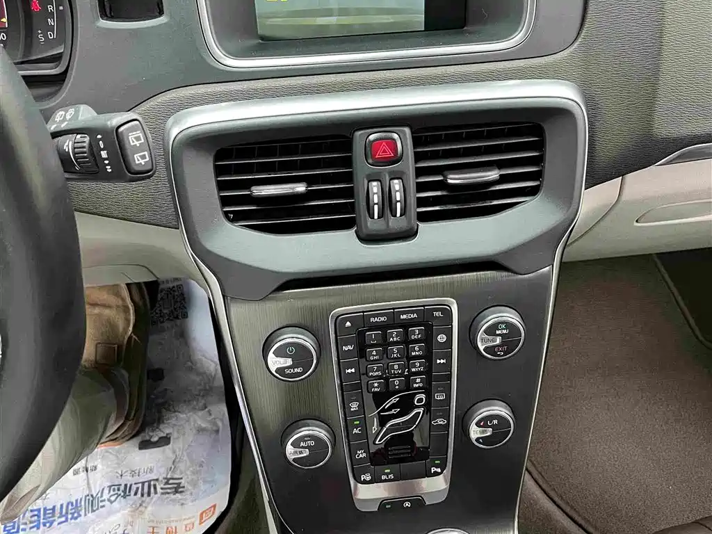 Volvo V40 — миниатюра 4