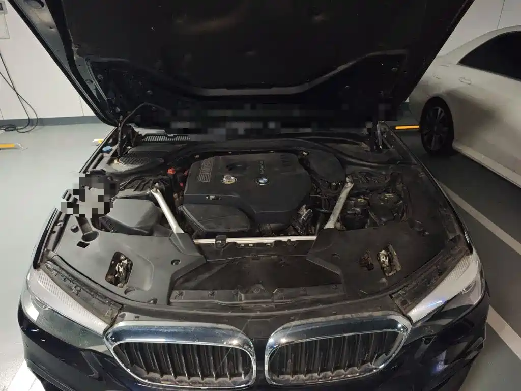 BMW 5 Series — миниатюра 11