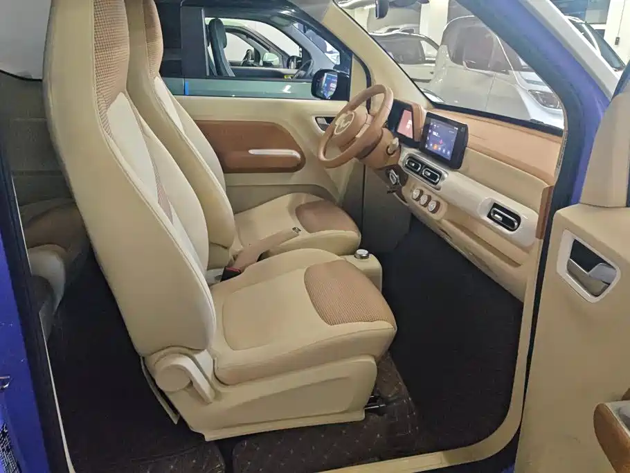 Wuling MINIEV — миниатюра 8