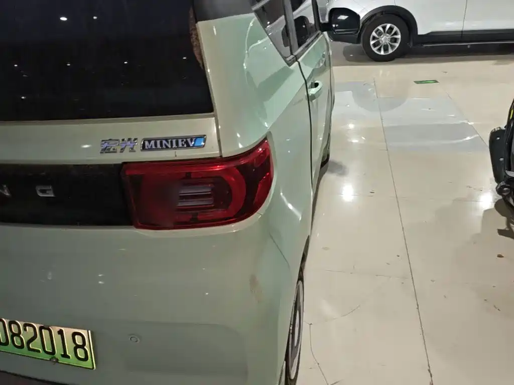 Wuling MINIEV — миниатюра 8