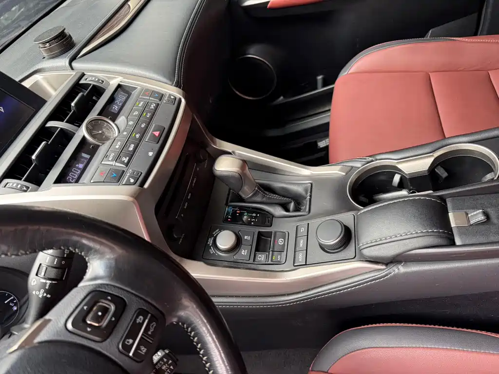 Lexus NX — миниатюра 10
