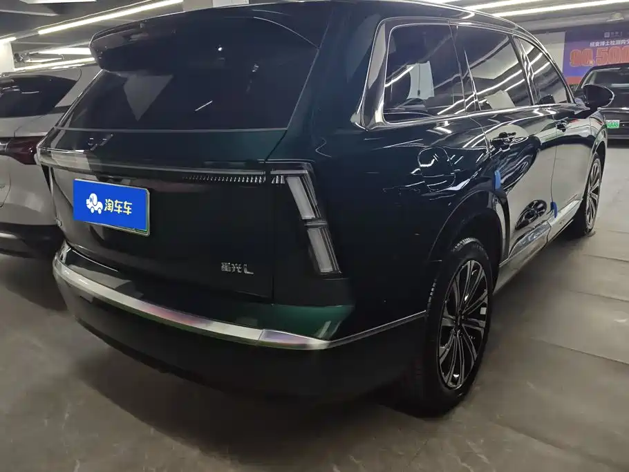Wuling Xingguang L — миниатюра 3