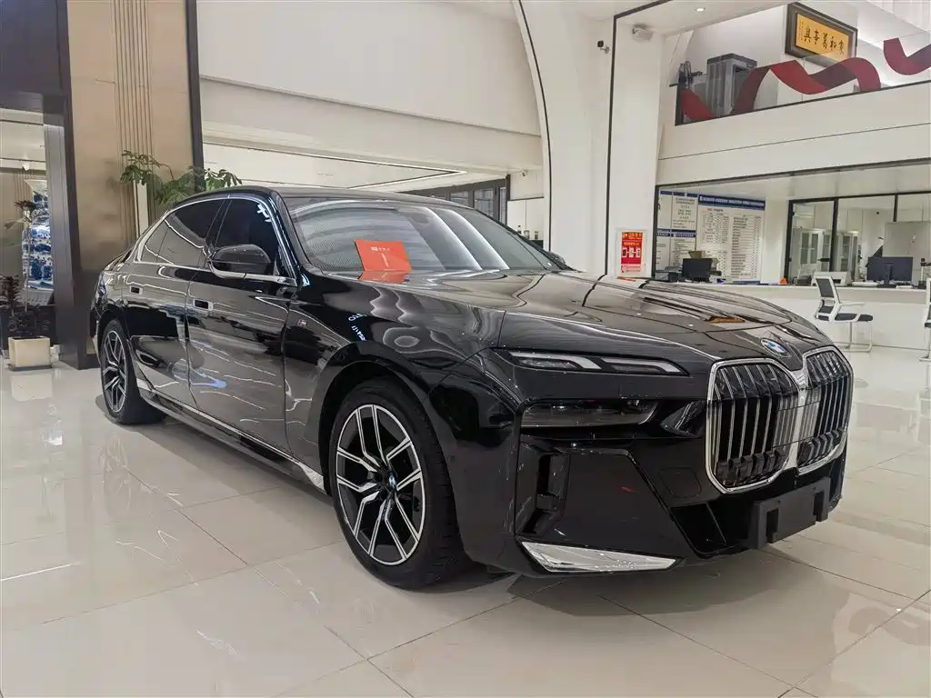 BMW 7 SERIES