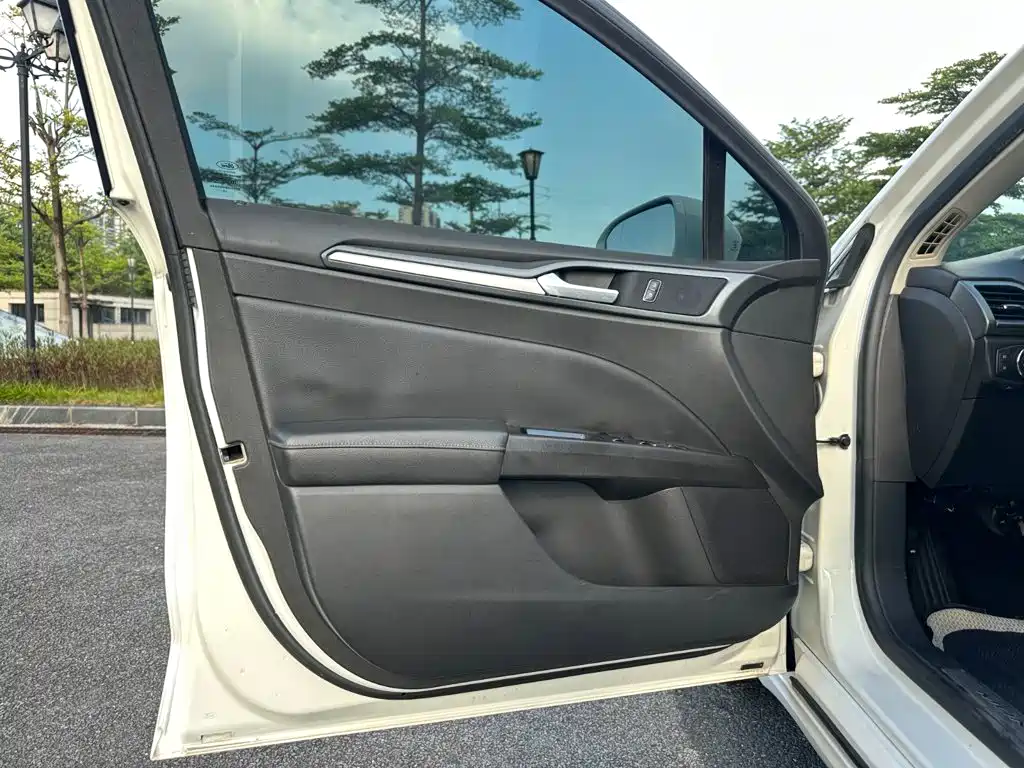 Ford Mondeo — миниатюра 4
