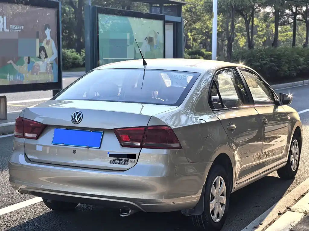 Volkswagen Santana — миниатюра 14