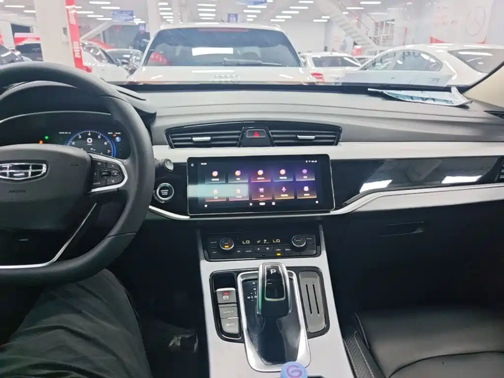 Geely Boyue — миниатюра 10