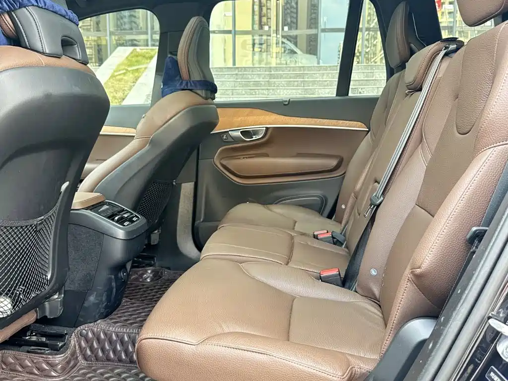 Volvo XC90 — миниатюра 8