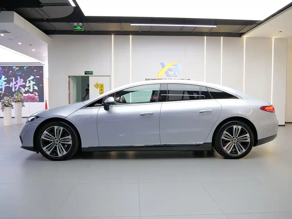 Mercedes-Benz EQS 2022 450+