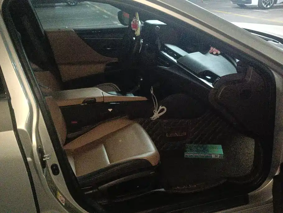 Lexus ES — миниатюра 8