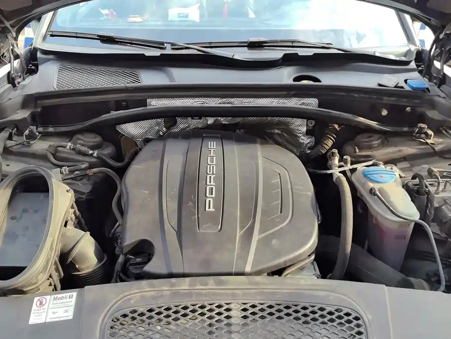 Porsche Macan — миниатюра 10
