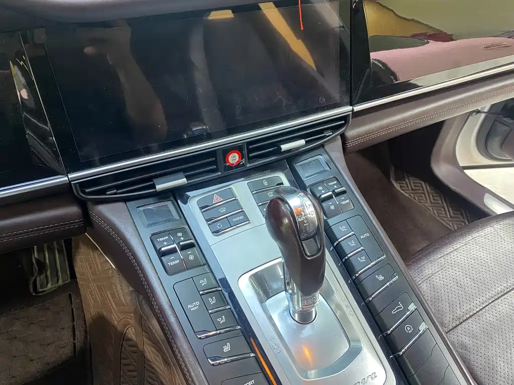 Porsche Panamera — миниатюра 12
