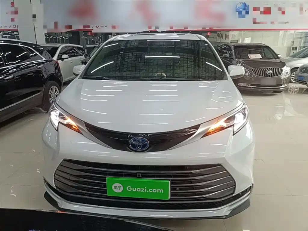 Toyota Sienna 2023 2.5L Luxury