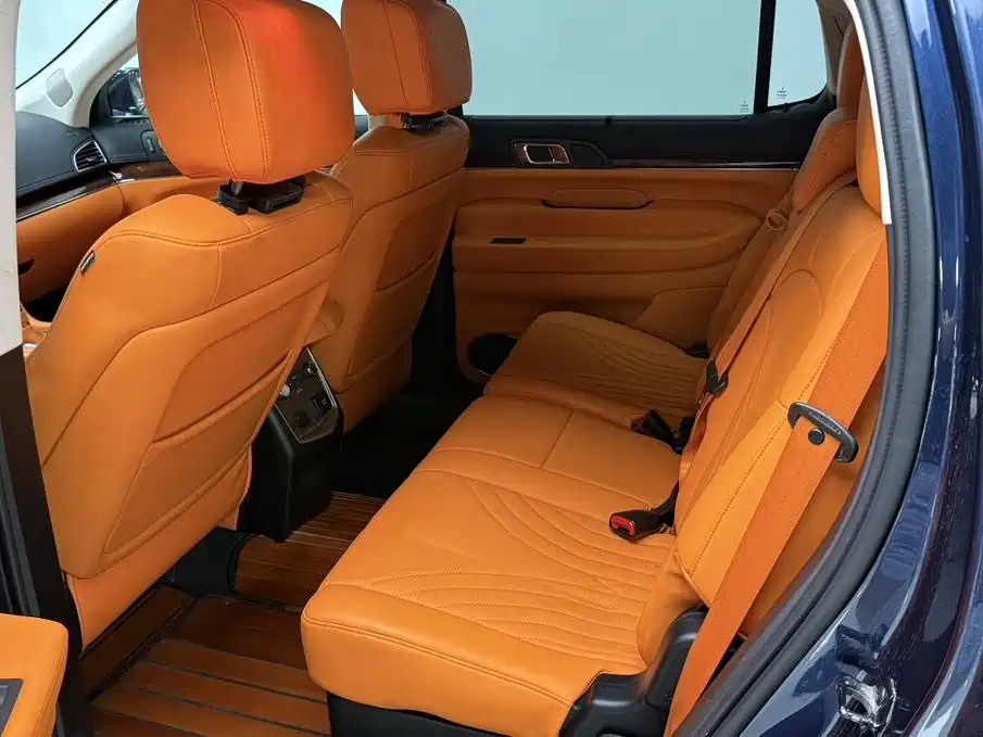 Lincoln MKT — миниатюра 18