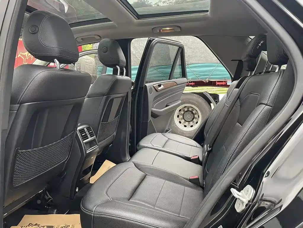 Mercedes-Benz M-Class — миниатюра 9
