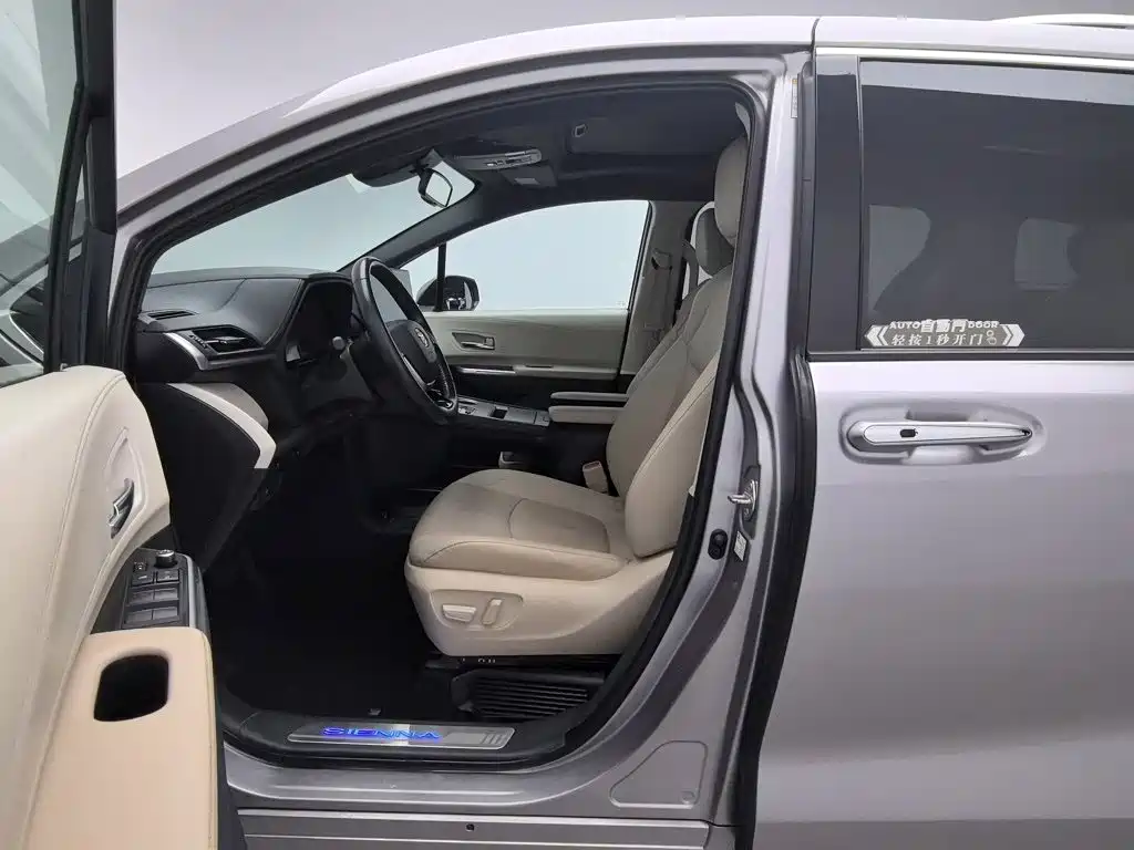 Toyota Sienna — миниатюра 10