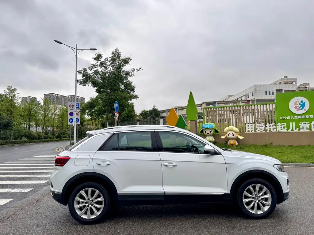 Volkswagen T-Roc — миниатюра 15
