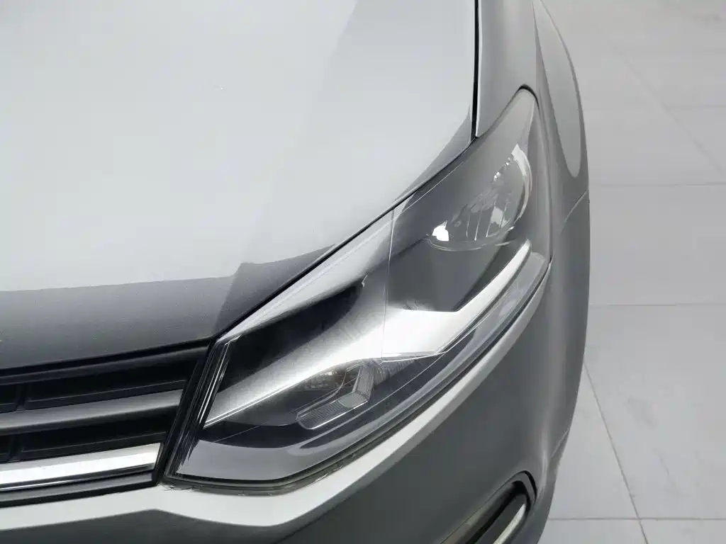 Volkswagen Polo — миниатюра 7