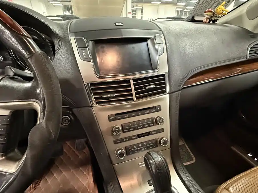 Lincoln MKT — миниатюра 17