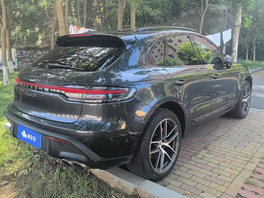 Porsche Macan — миниатюра 3